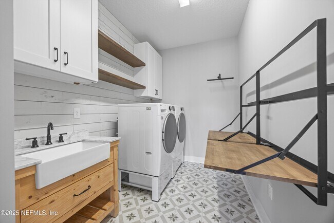 Building Photo - 86 Sunset Ridge Ct