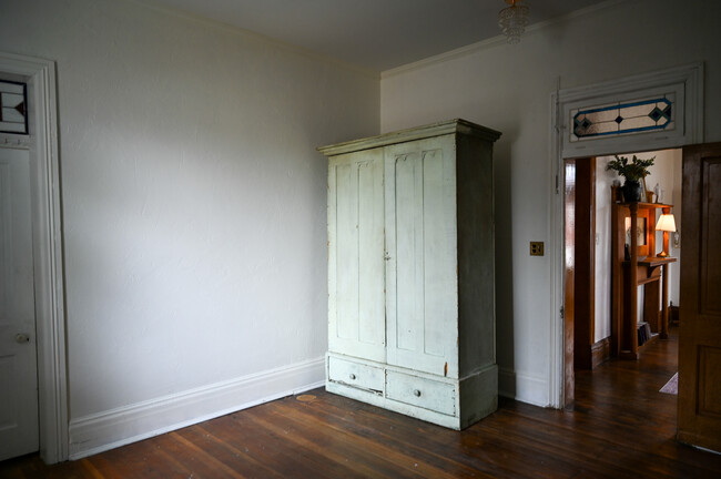 Building Photo - 724 N 700 E