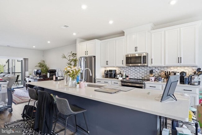 Building Photo - 20354 Newfoundland Sq