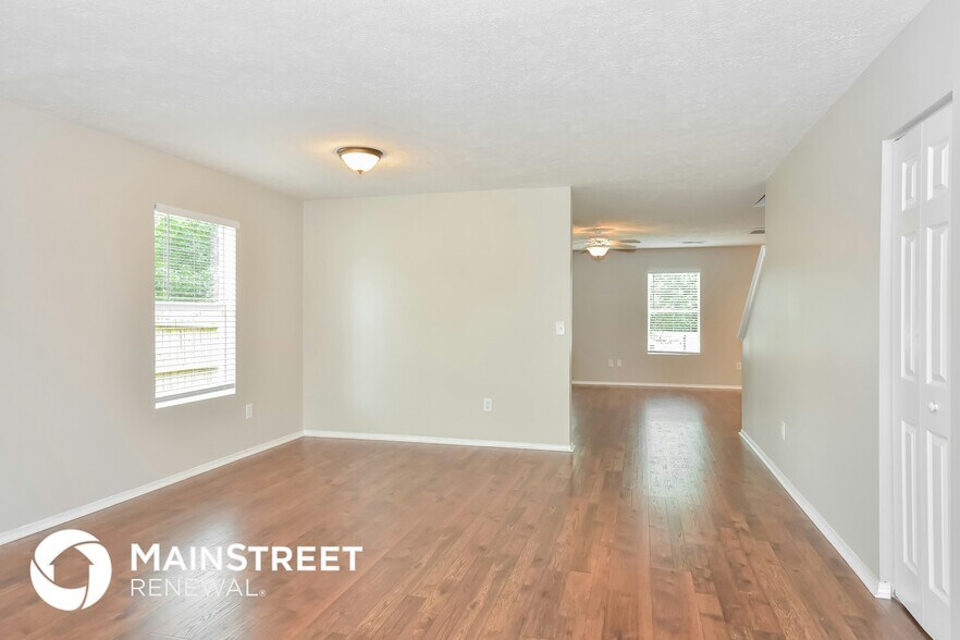 Building Photo - 2763 Sutherland Dr