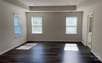 Building Photo - 604 Majestic Dr