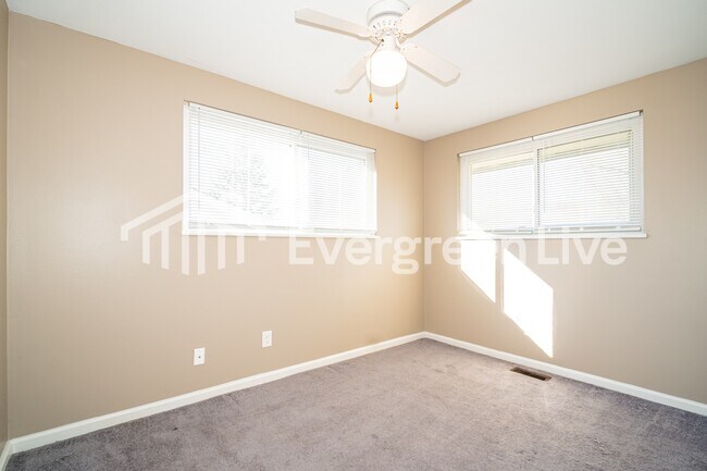 Building Photo - 7414 Cedar Knolls Dr