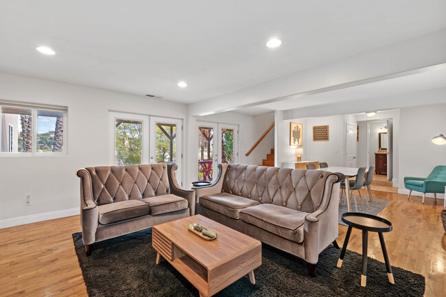 Building Photo - 4223 Woodland Dr