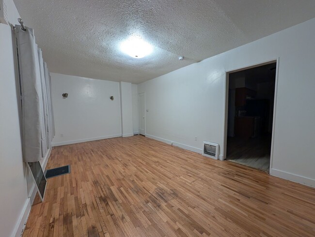 Building Photo - NW 8th Duplex - Vogler