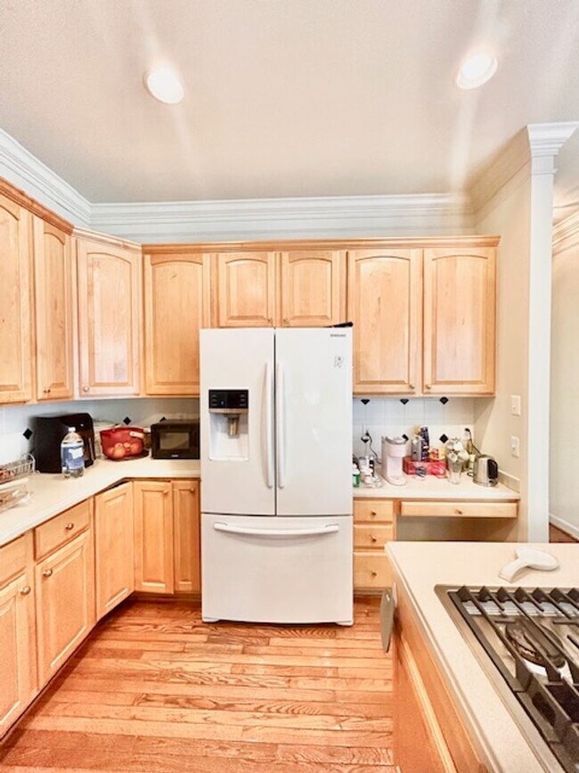 Building Photo - 10503 Aubinoe Farm Dr