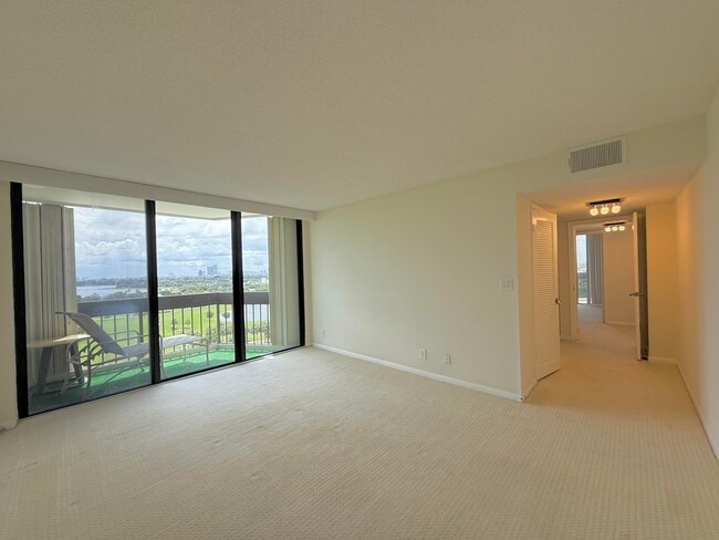 Building Photo - 2000 Presidential Way