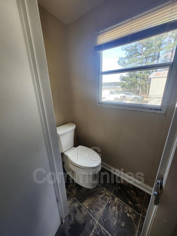 Building Photo - 1018 Crystal Blvd