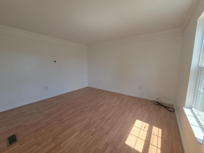 Building Photo - 101 Hemlock Ct