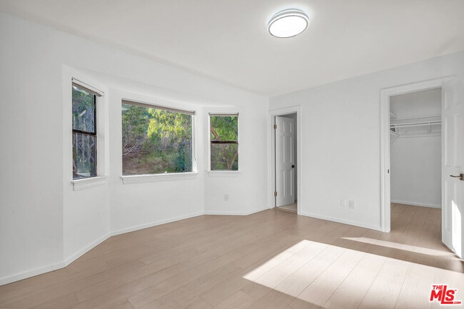 Building Photo - 17606 Camino De Yatasto