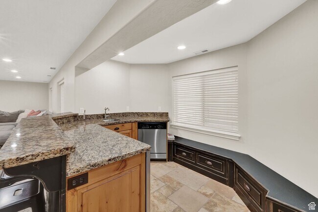Building Photo - 1693 Crimson Oak Dr
