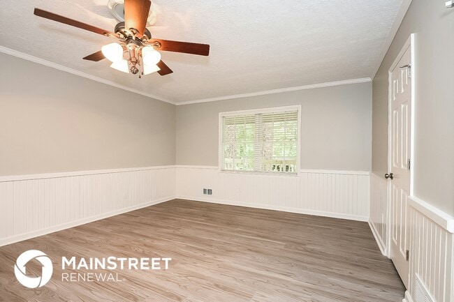 Building Photo - 220 Carmichael Rd