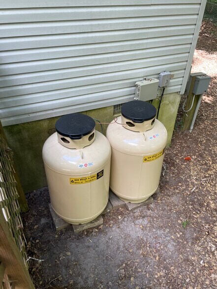 Building Photo - 22957 Pine Rd