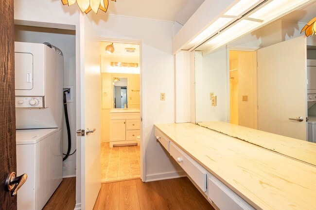 Building Photo - Charming 2-Bedroom Retreat Near More Mesa ...