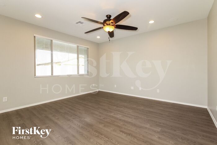 Building Photo - 10242 W Levi Dr