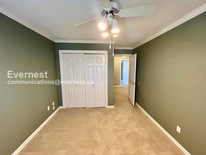 Building Photo - 7500 Roswell Rd