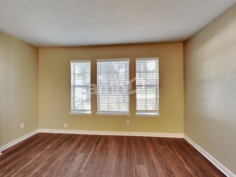 Building Photo - 3726 Liles Ln