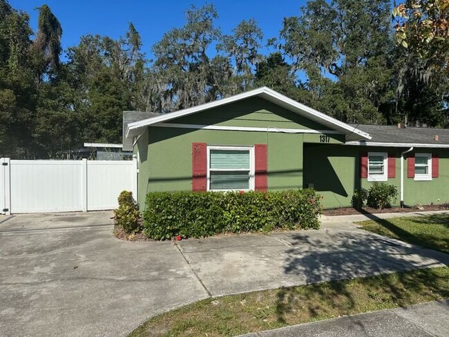 Primary Photo - Charming Downtown Orlando Half Duplex – Yo...