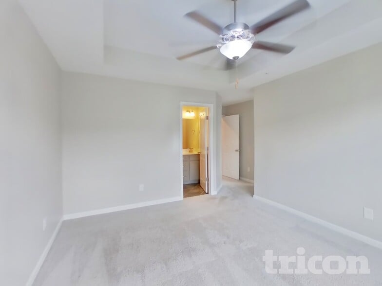 Building Photo - 704 Finse Dr