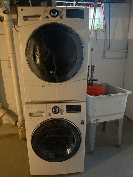 Building Photo - 18675 Beland St