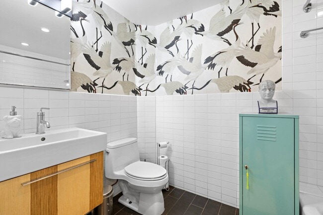 Building Photo - 634 Garden St