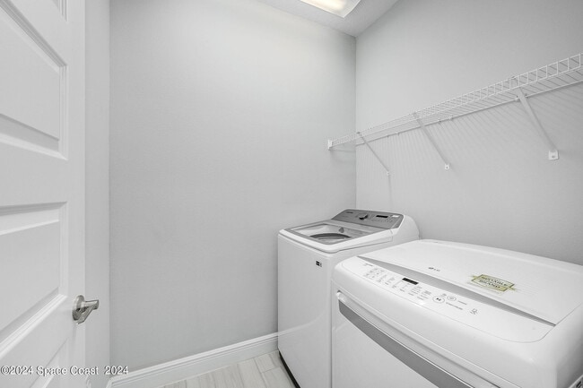 Building Photo - 2713 Rodina Dr