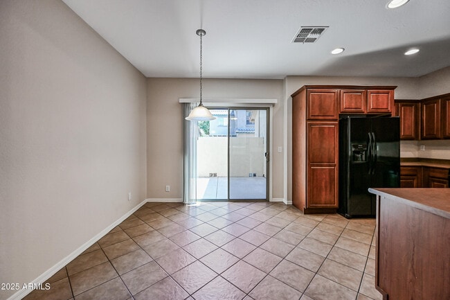 Building Photo - 41708 N Parker Ct
