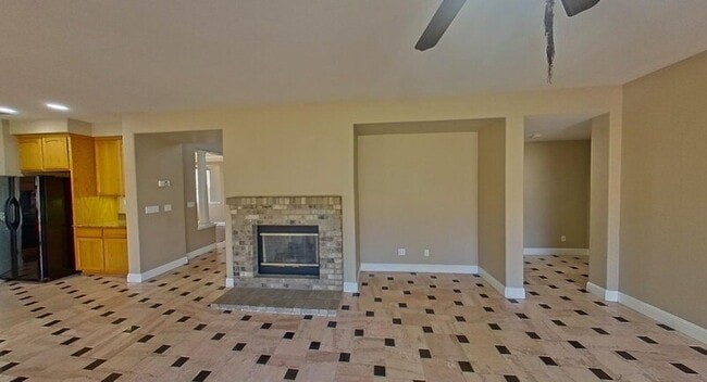Building Photo - 1692 Woodhaven Cir