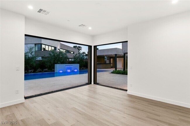 Building Photo - 7385 Heron Cyn Ct