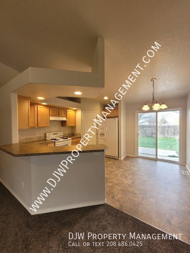 Building Photo - 165 Eaton Rd