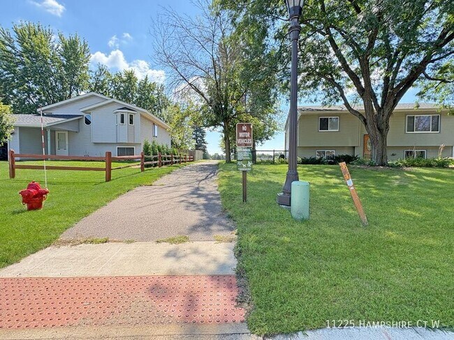 Building Photo - 11225 Hampshire Ct W