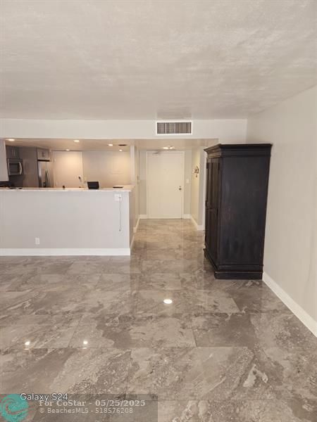 Building Photo - 4020 Galt Ocean Dr