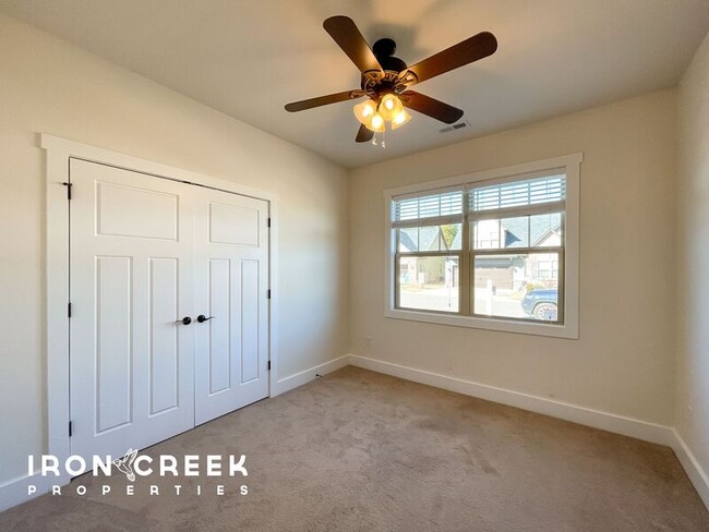 Building Photo - 24 Onteora Oaks Dr