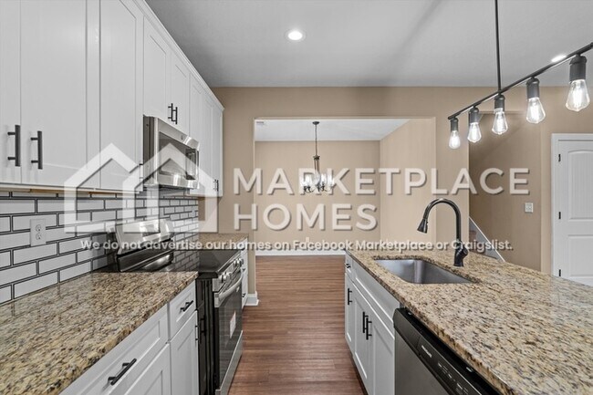 Building Photo - 108 James St