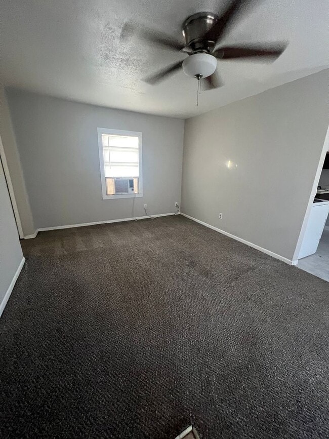 Building Photo - Southside Home