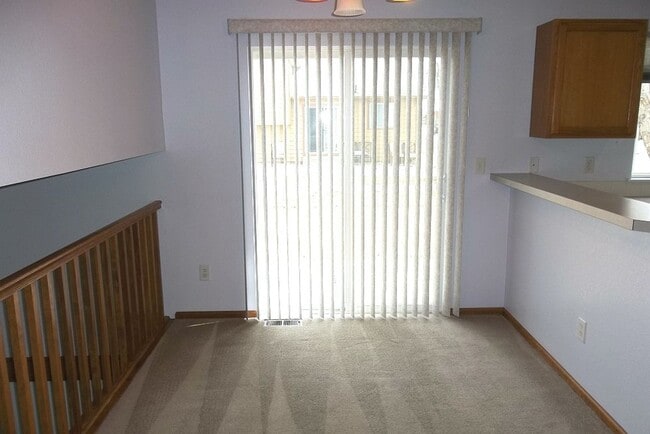 Building Photo - Bright and Functional 3 Bedroom Home with Flexible Layout