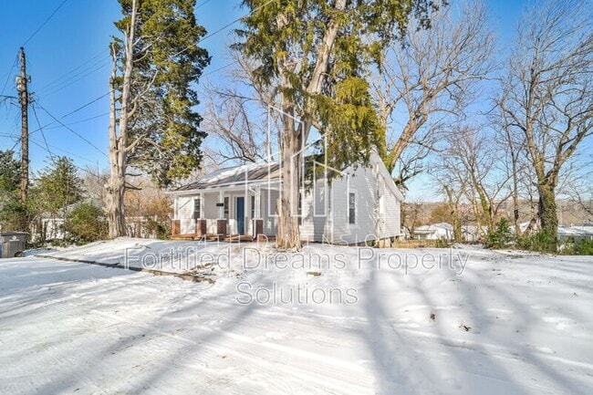 Building Photo - 1505 Gholson Ave S East