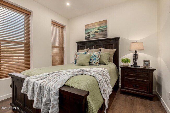 Building Photo - 12005 N Panorama Dr