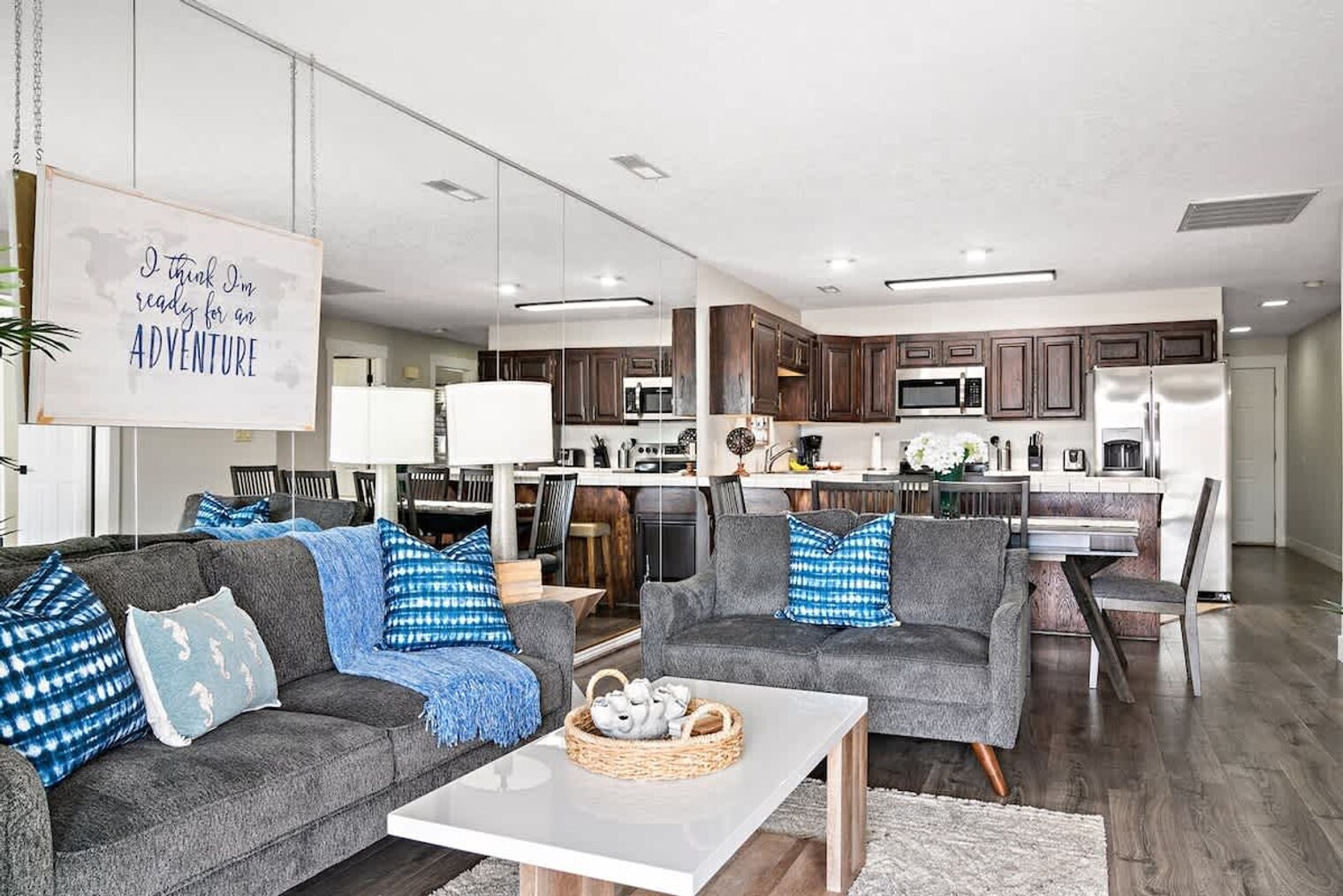 Building Photo - 1845 W Canyon View Dr