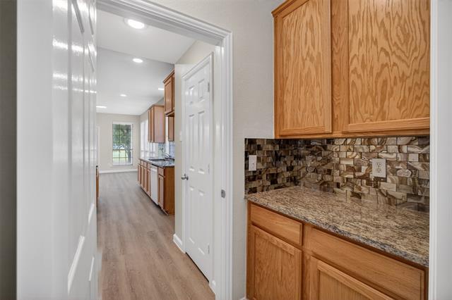Building Photo - 2616 Cove Dr