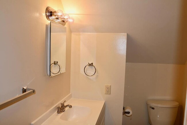 Building Photo - 200 Pearl St