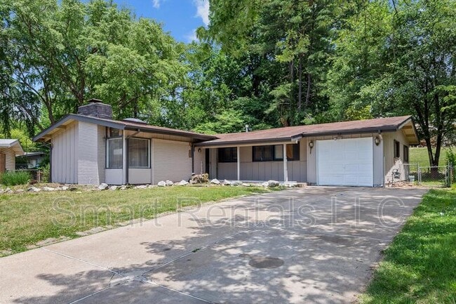 Building Photo - 12 Country Ln