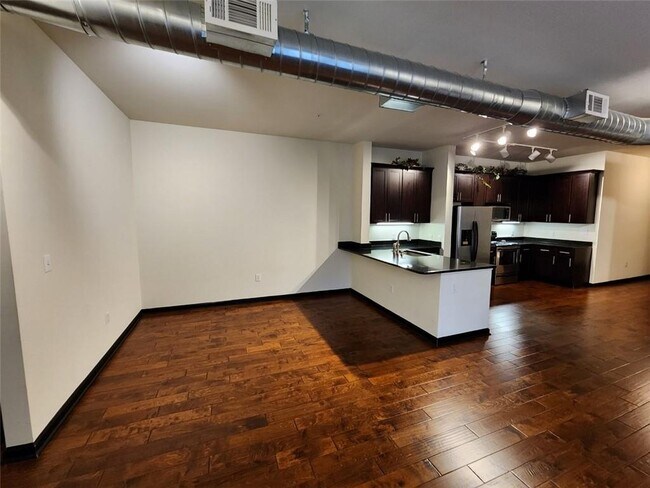 Building Photo - 5300 Peachtree Rd