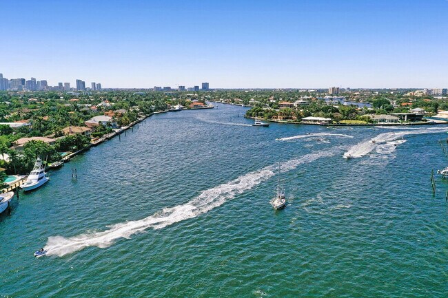 Building Photo - 2908 Bayshore Dr
