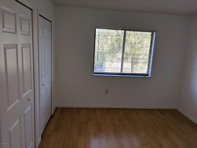 Building Photo - 2283 Fox Hollow Dr