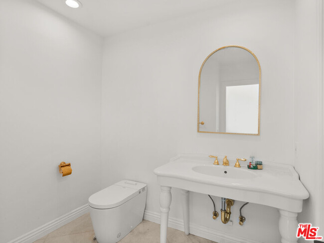 Building Photo - 9606 Arby Dr