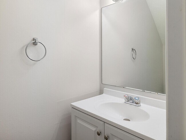 Building Photo - 1189 Ashborough Dr