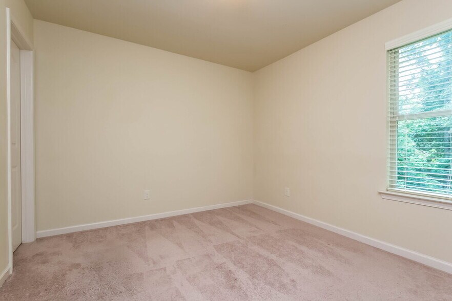 Building Photo - 1367 Avington Glen Way