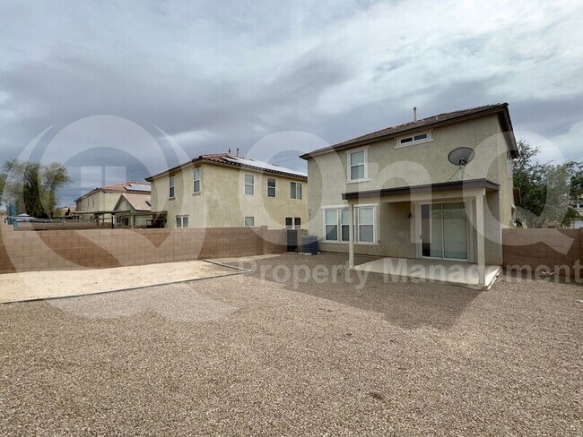 Building Photo - 4720 W Lindenthal Ln