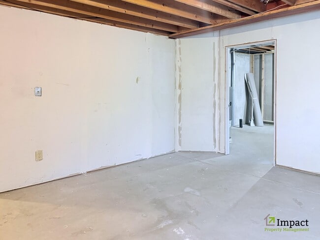 Building Photo - 18002 Becket Dr