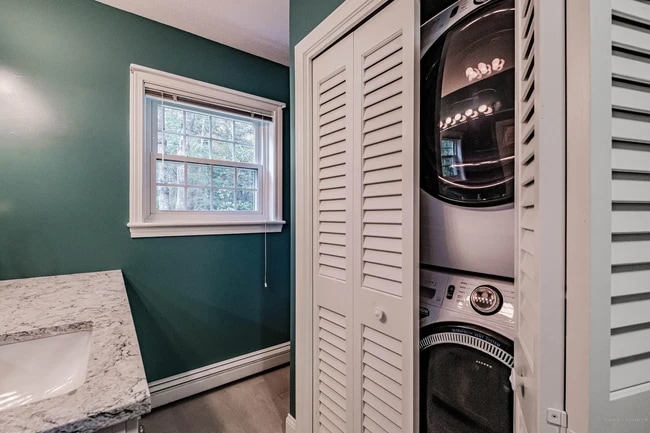 1st floor full bath with laundry - 9 Lupine Ct